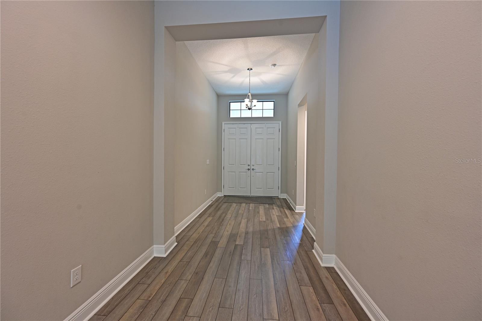 Image 20 of 62 For 8916 Isabella Circle