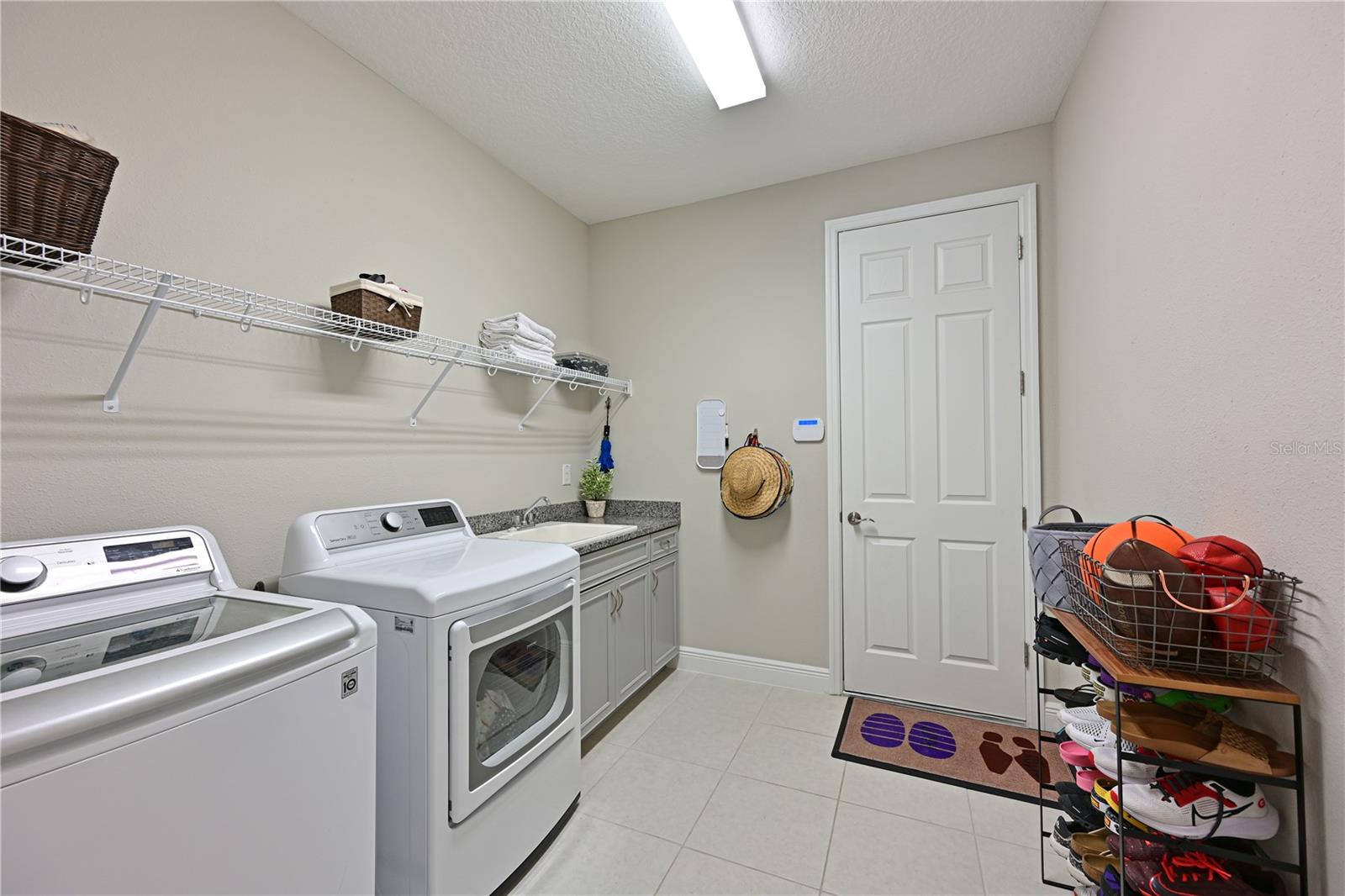 Image 25 of 62 For 8916 Isabella Circle