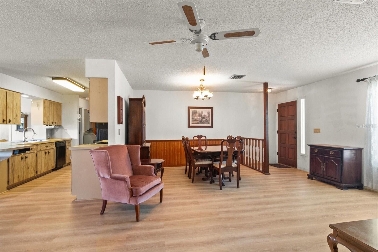 Image 16 of 41 For 710 Beverly Road