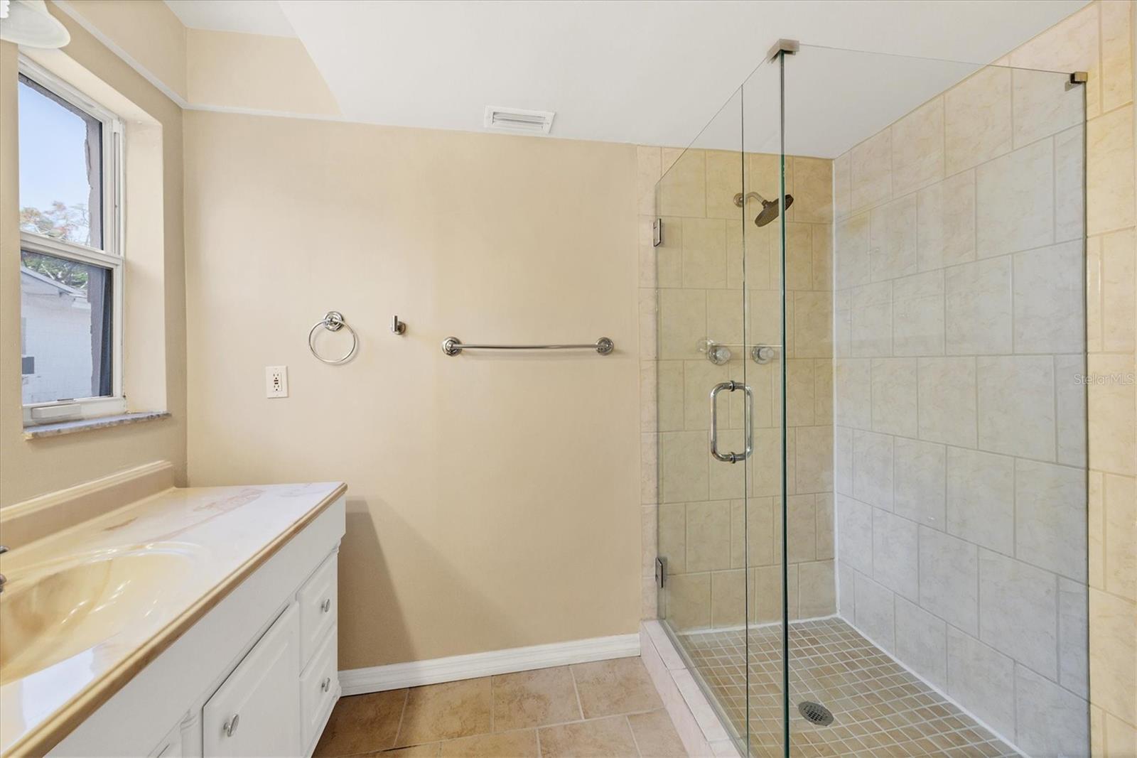 Image 21 of 38 For 6760 14th Street S