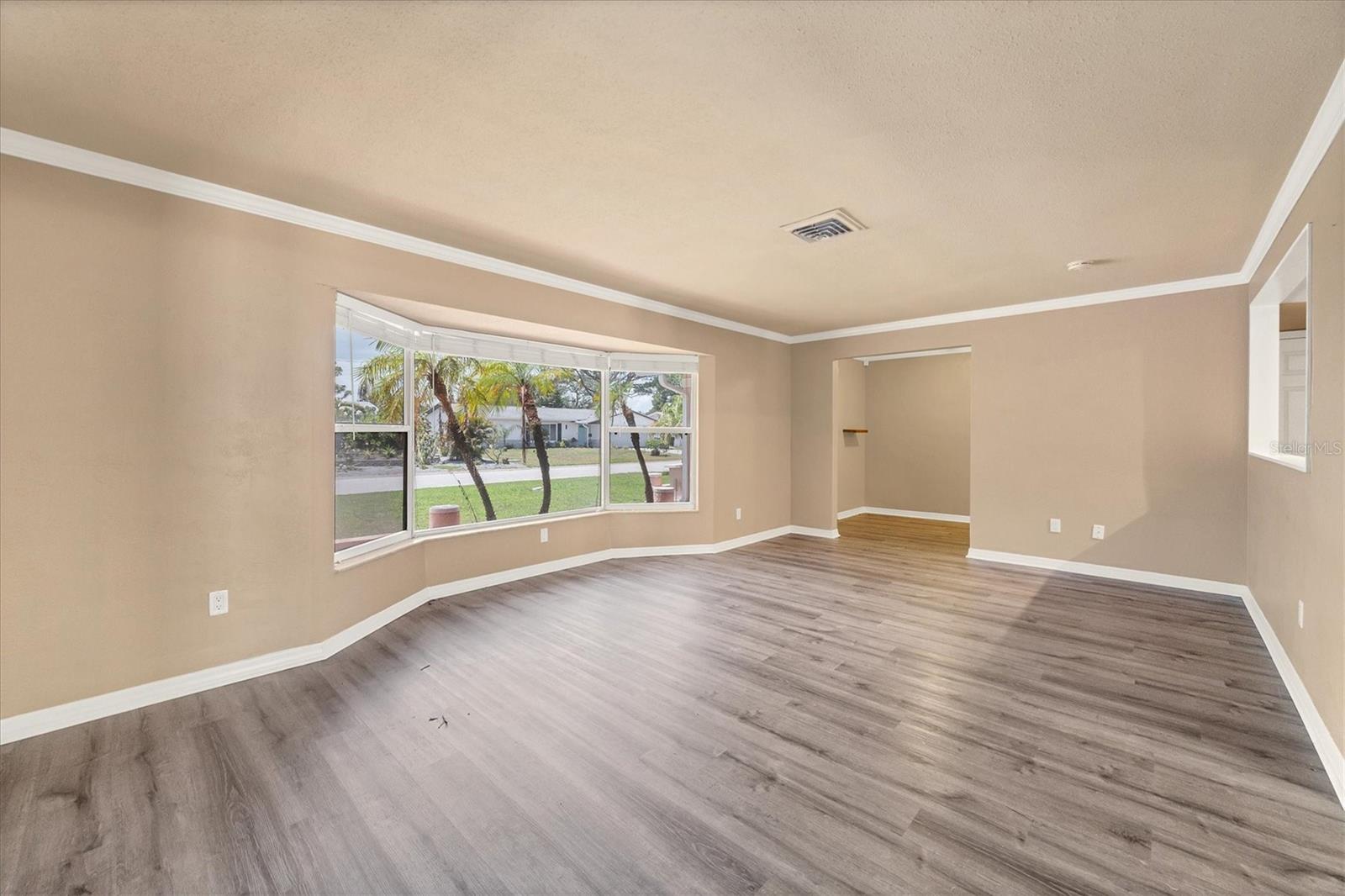 Image 5 of 38 For 6760 14th Street S