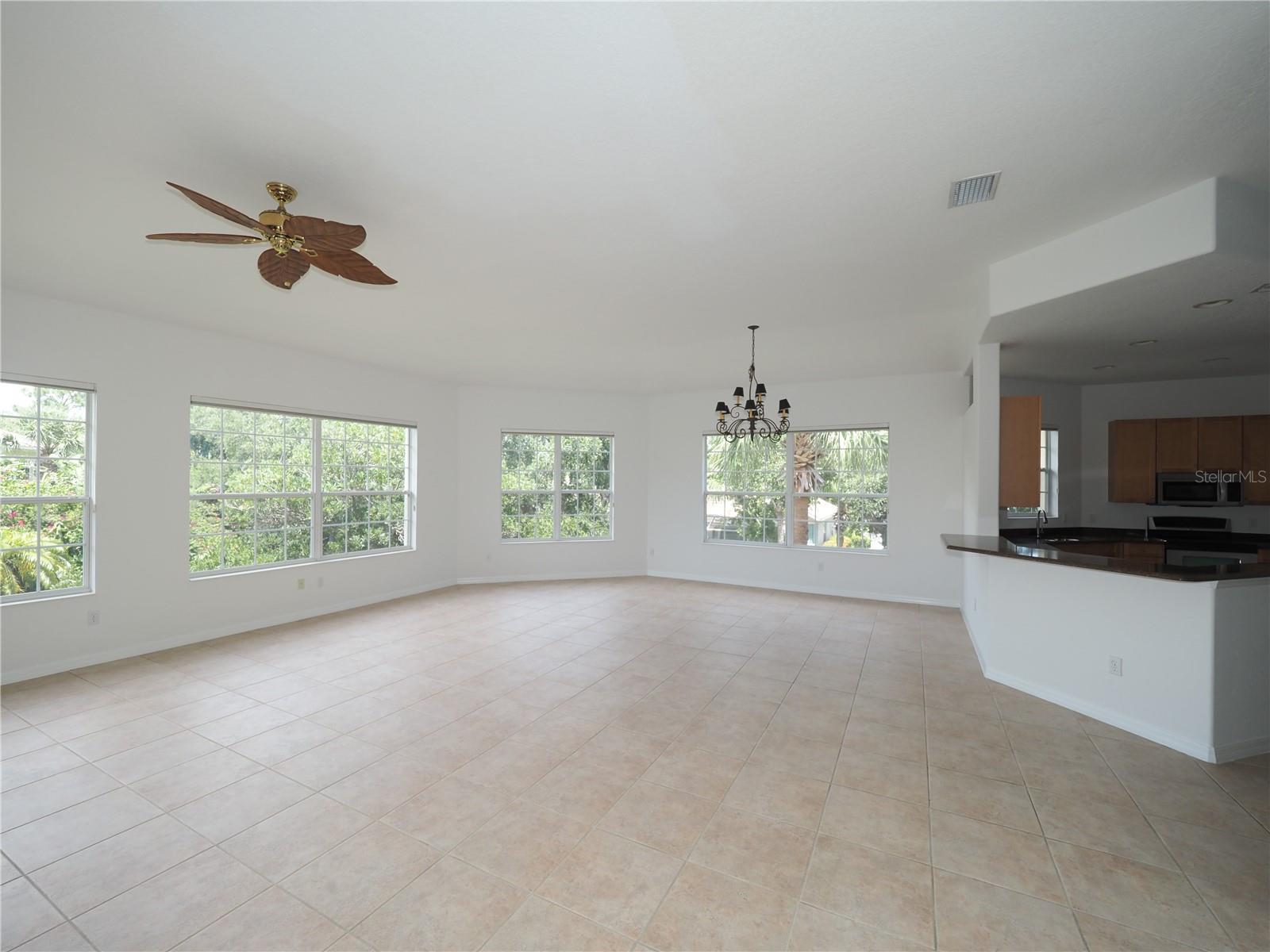 Image 15 of 33 For 408 Triano Circle 408