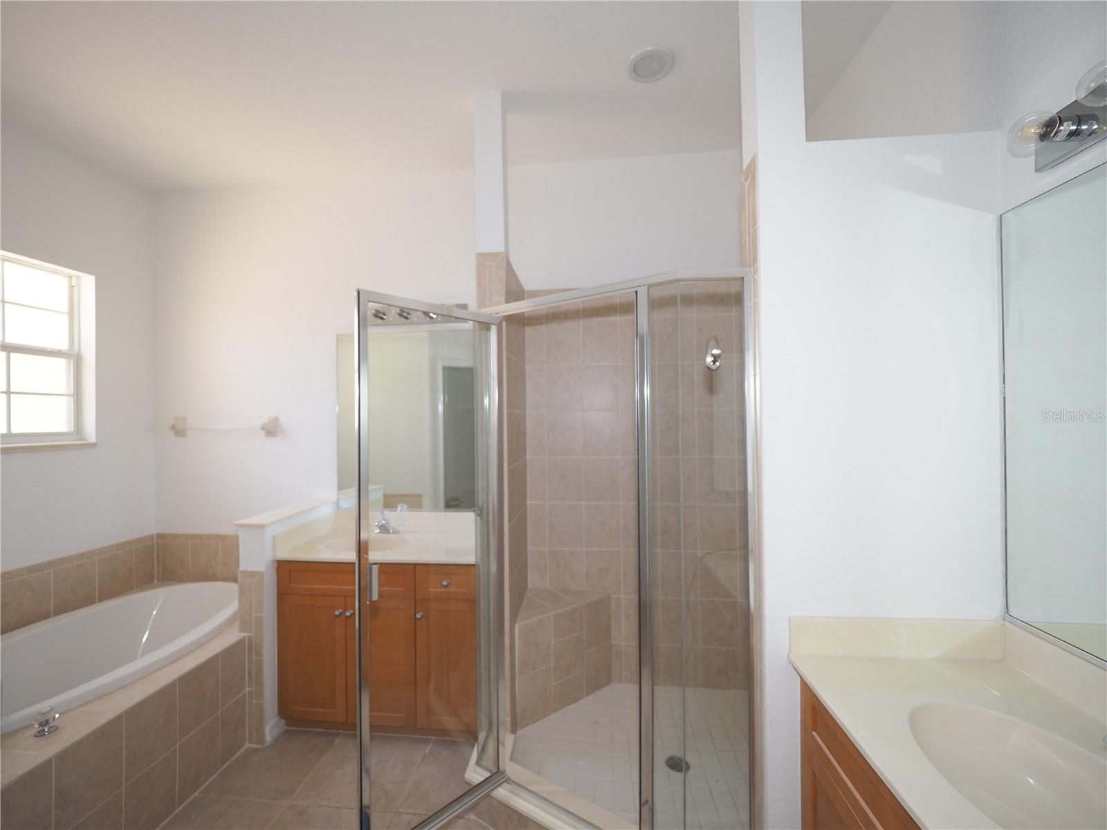 Image 18 of 33 For 408 Triano Circle 408