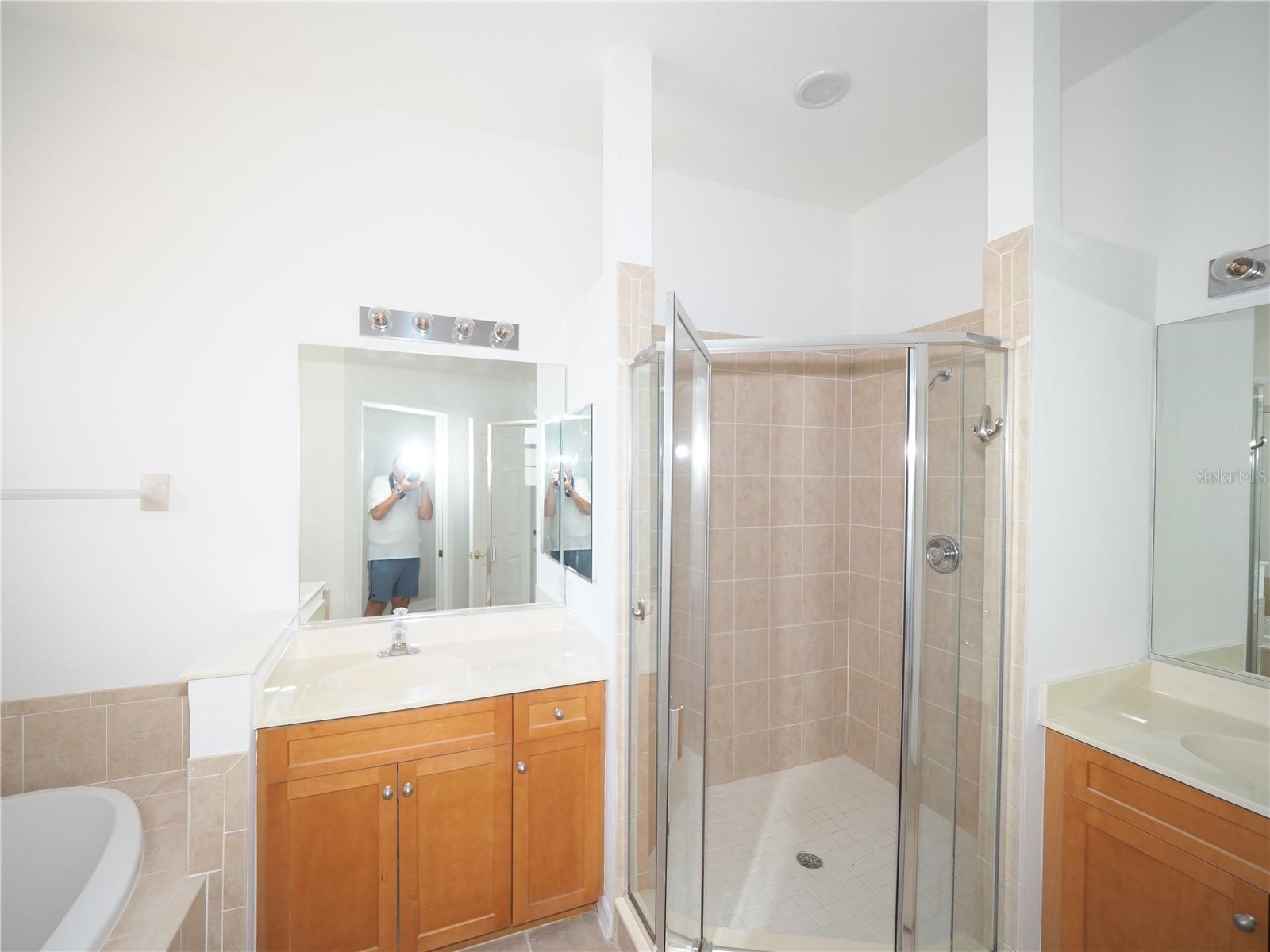 Image 19 of 33 For 408 Triano Circle 408
