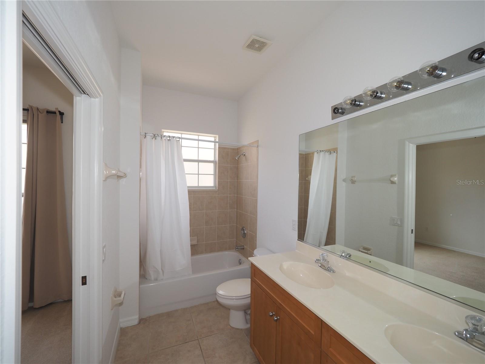 Image 22 of 33 For 408 Triano Circle 408