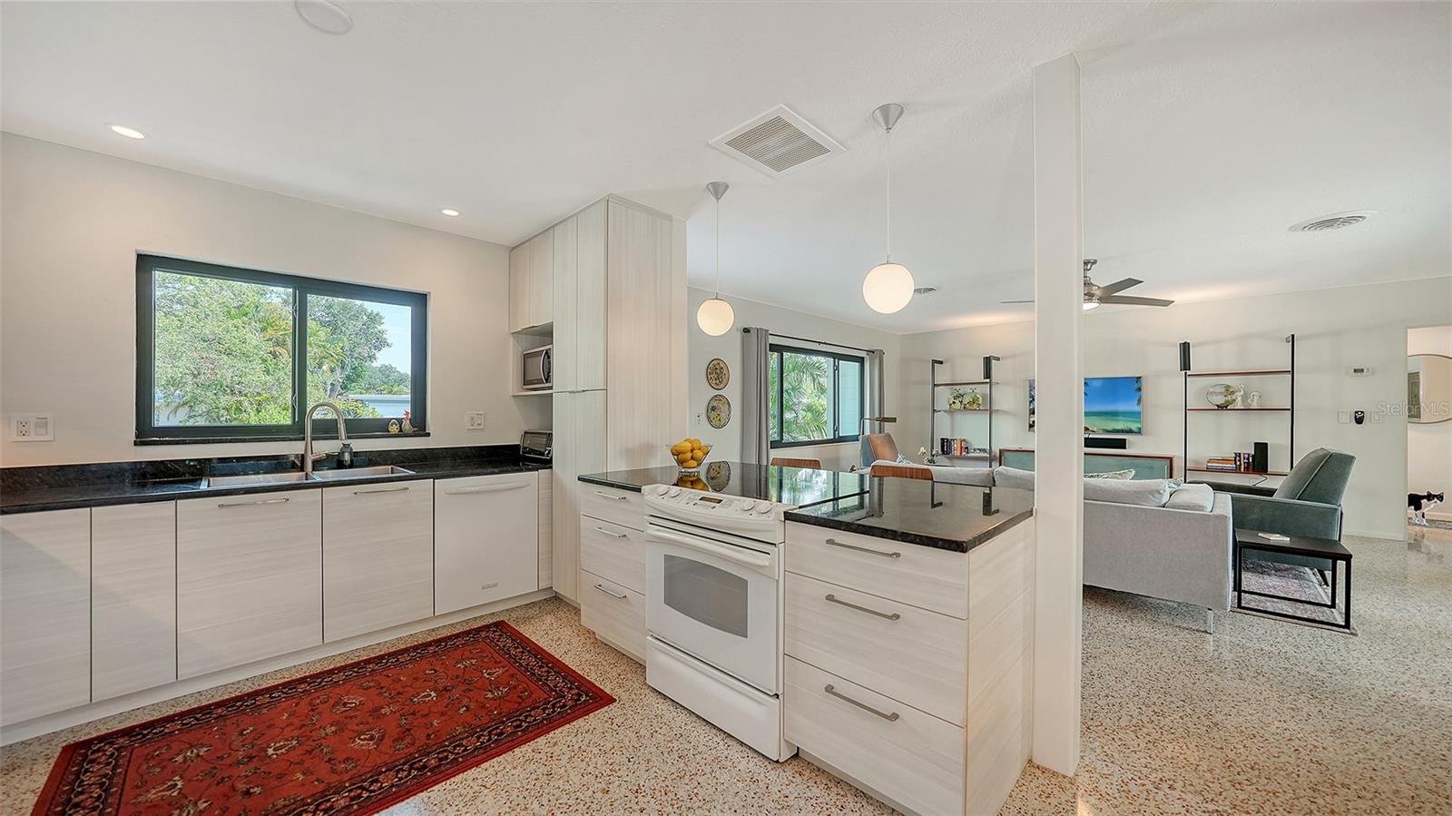 Image 17 of 59 For 2516 Goldenrod Street