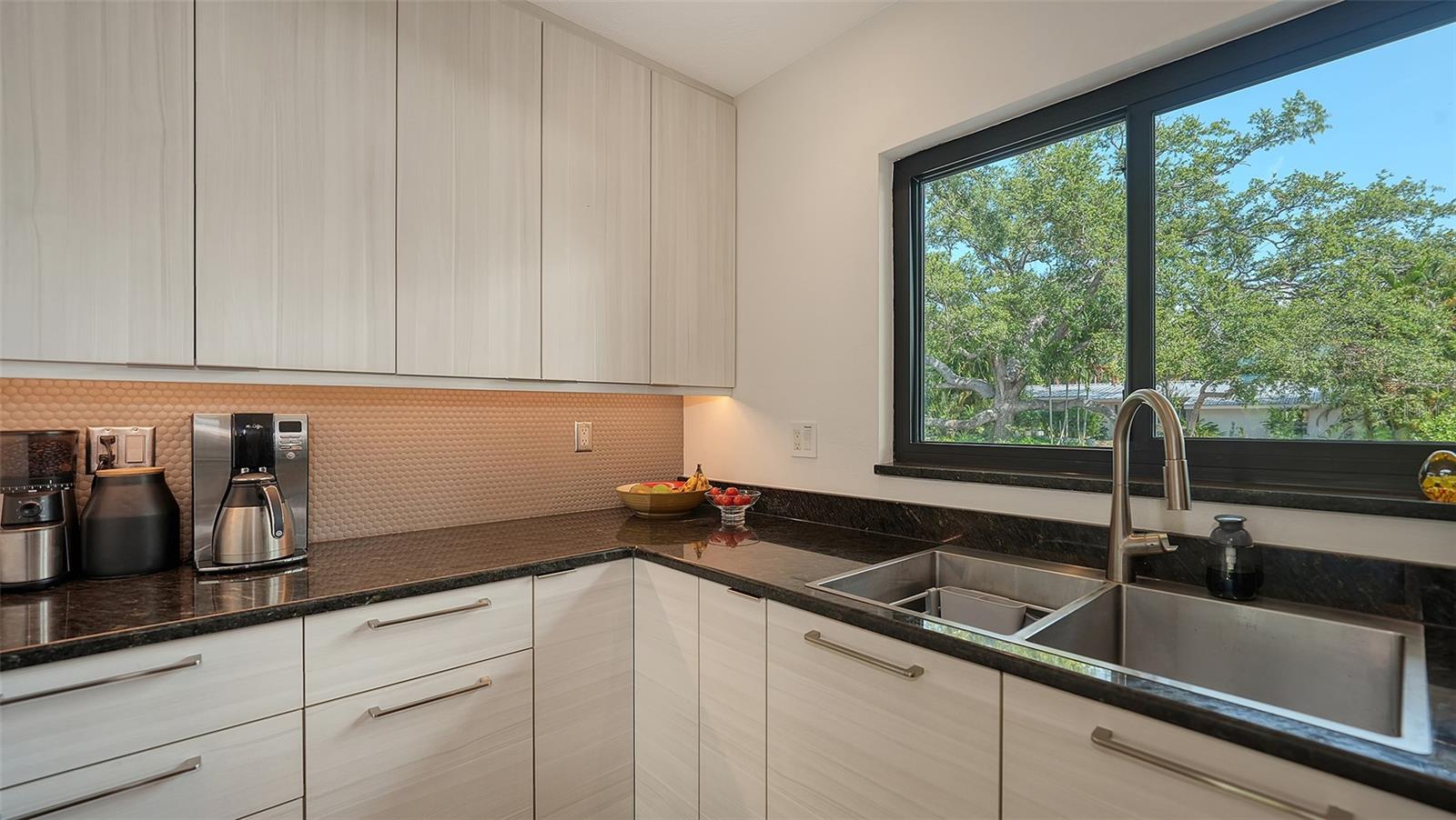 Image 20 of 59 For 2516 Goldenrod Street