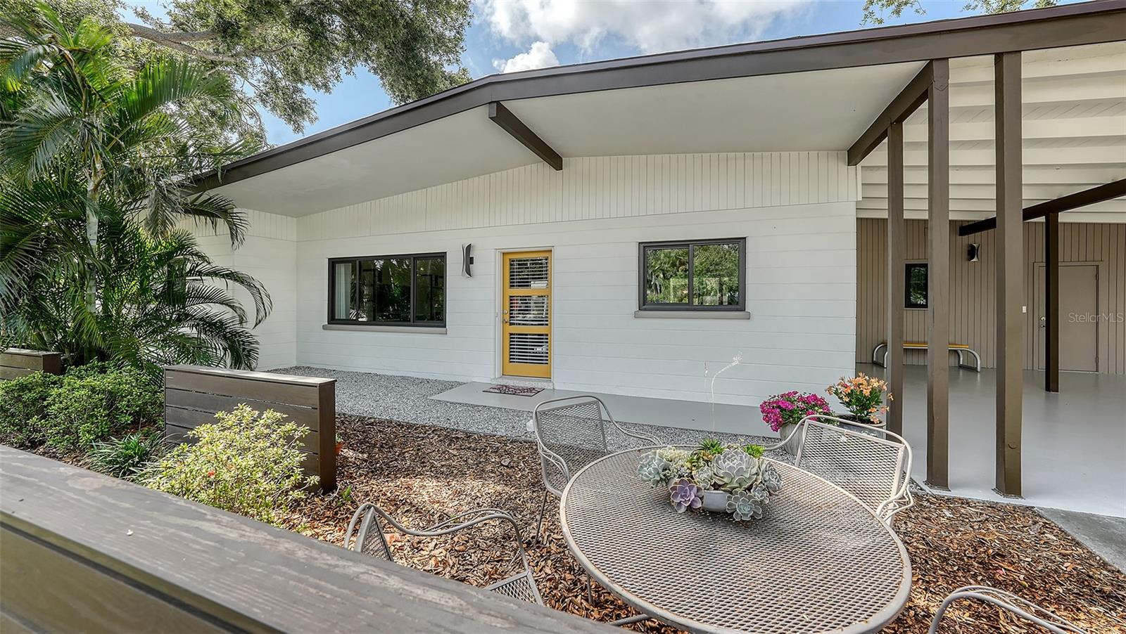 Image 5 of 59 For 2516 Goldenrod Street