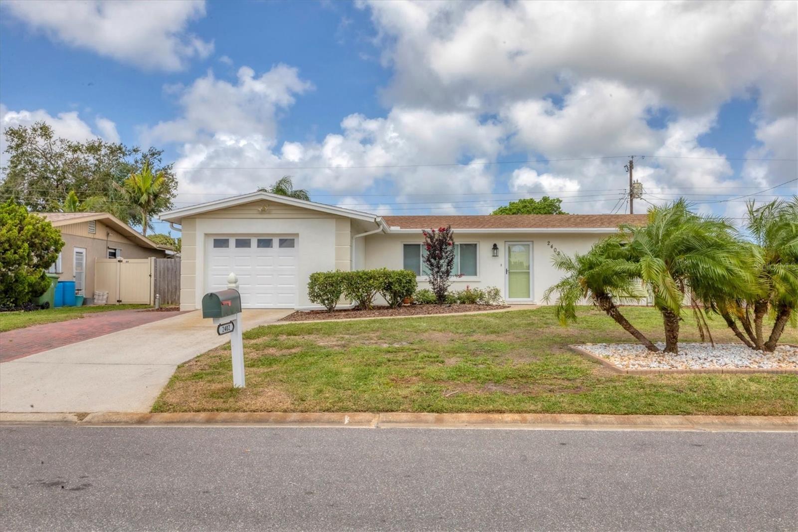 Image 2 of 32 For 2402 33rd Street W