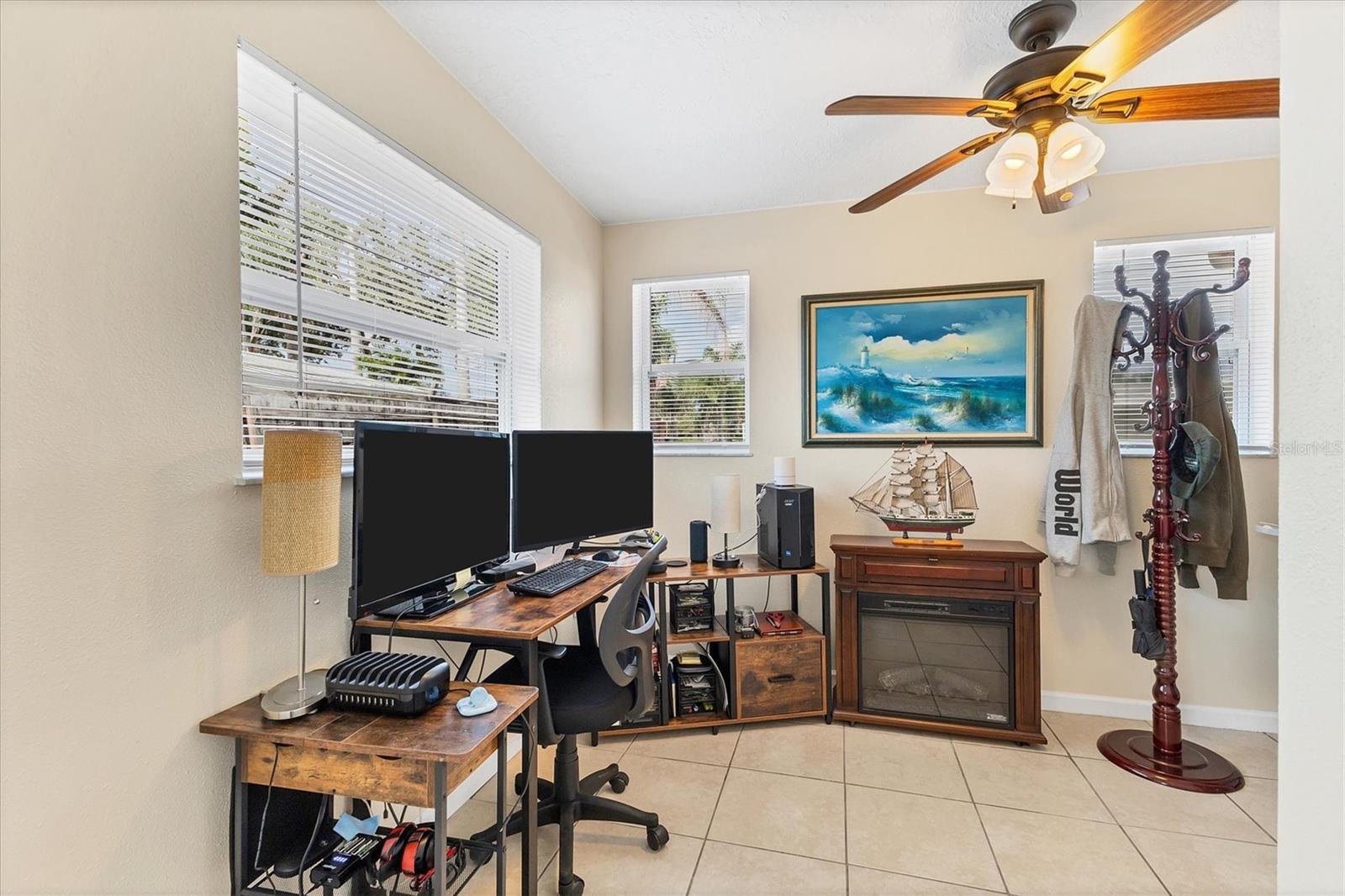 Image 20 of 32 For 2402 33rd Street W