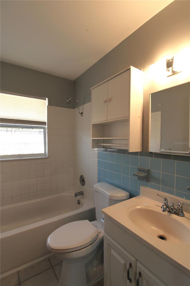 Image 13 of 22 For 2618 38th Avenue W