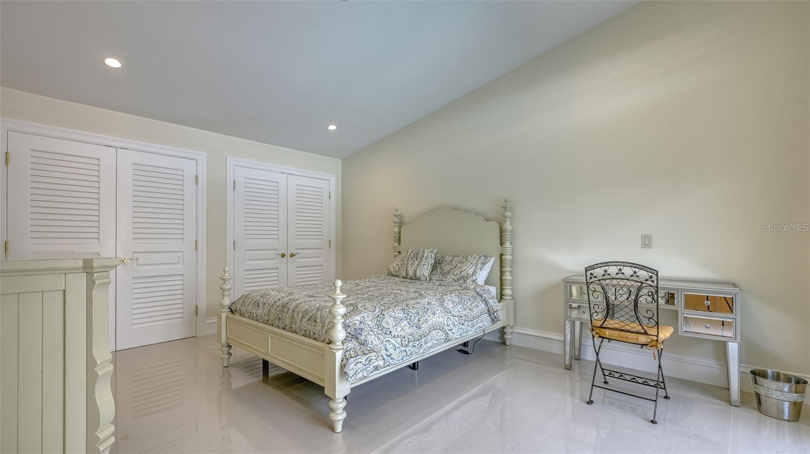 Image 39 of 63 For 1121 Morningside Place