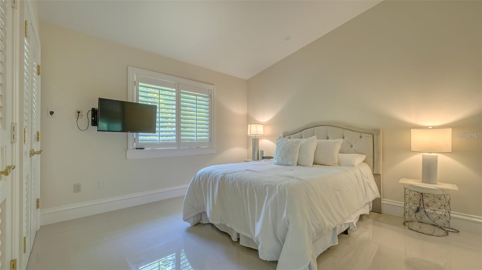 Image 43 of 63 For 1121 Morningside Place