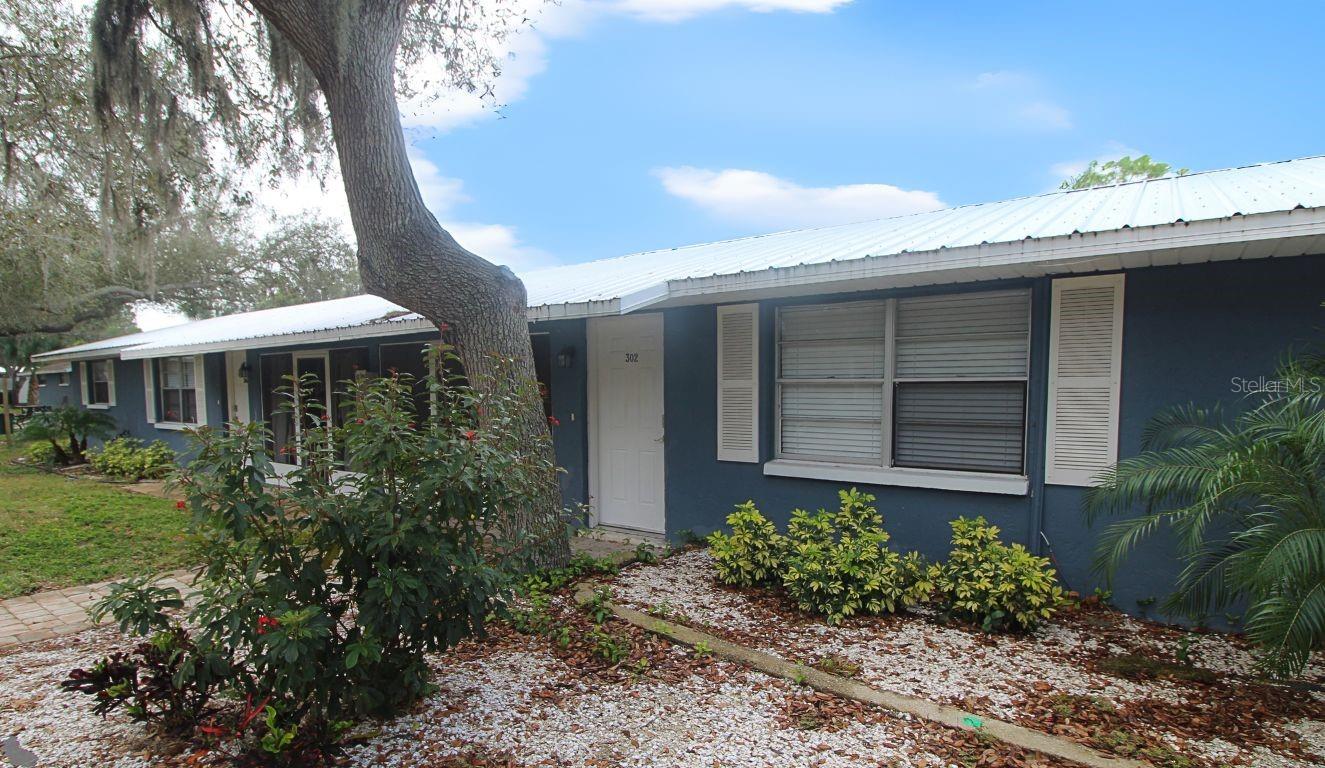 Image 2 of 12 For 302 Colonia Lane 8