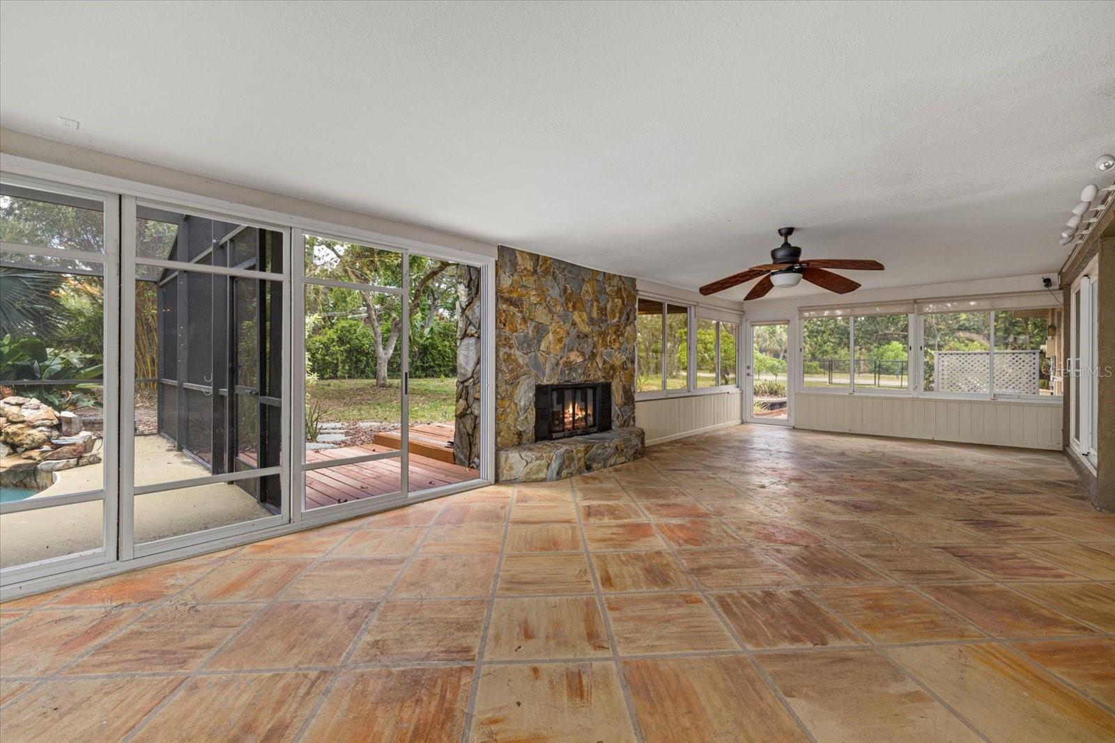Image 25 of 52 For 8255 Longbay Boulevard