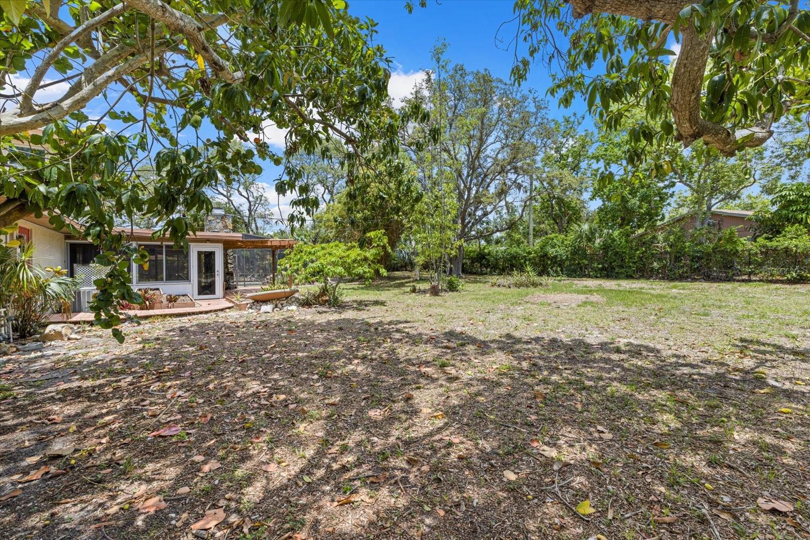 Image 33 of 52 For 8255 Longbay Boulevard