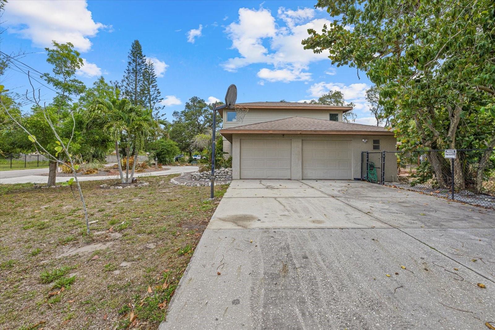Image 43 of 52 For 8255 Longbay Boulevard