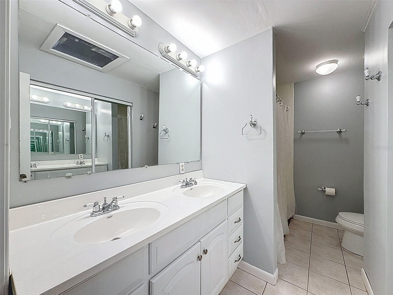 Image 21 of 42 For 11717 Wesson Circle E