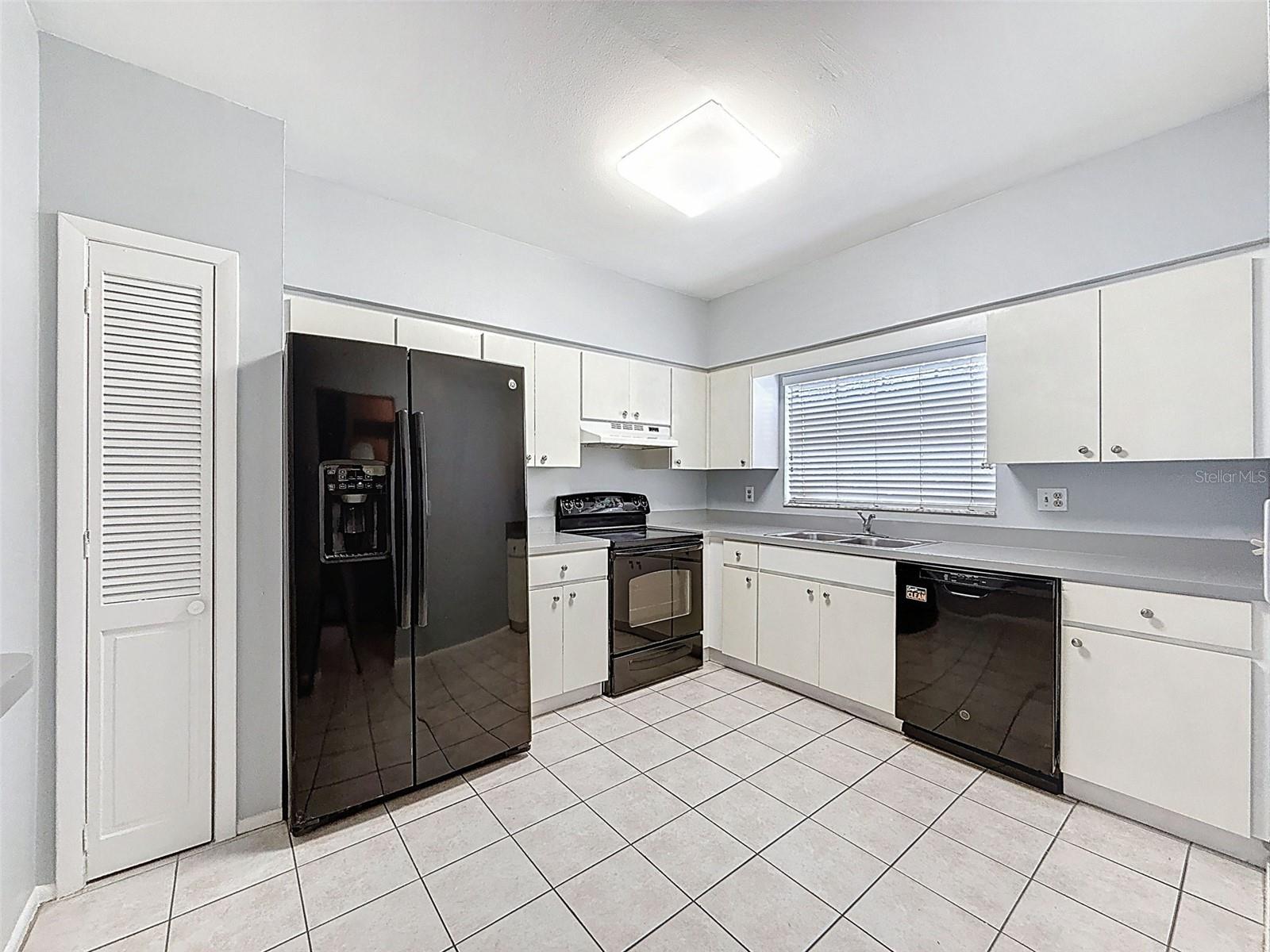 Image 4 of 42 For 11717 Wesson Circle E