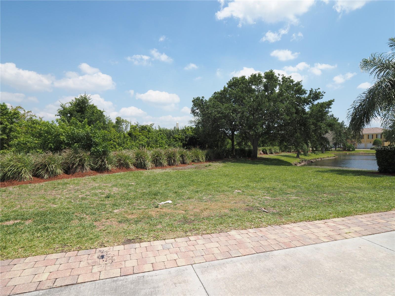 Image 21 of 26 For 1648 Napoli Drive W