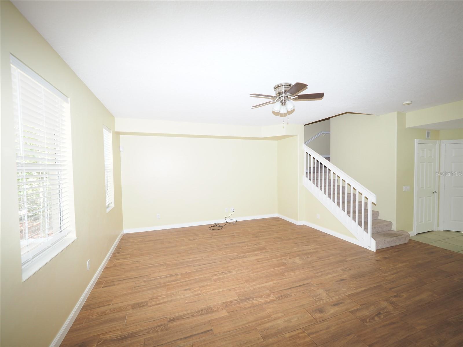Image 7 of 26 For 1648 Napoli Drive W