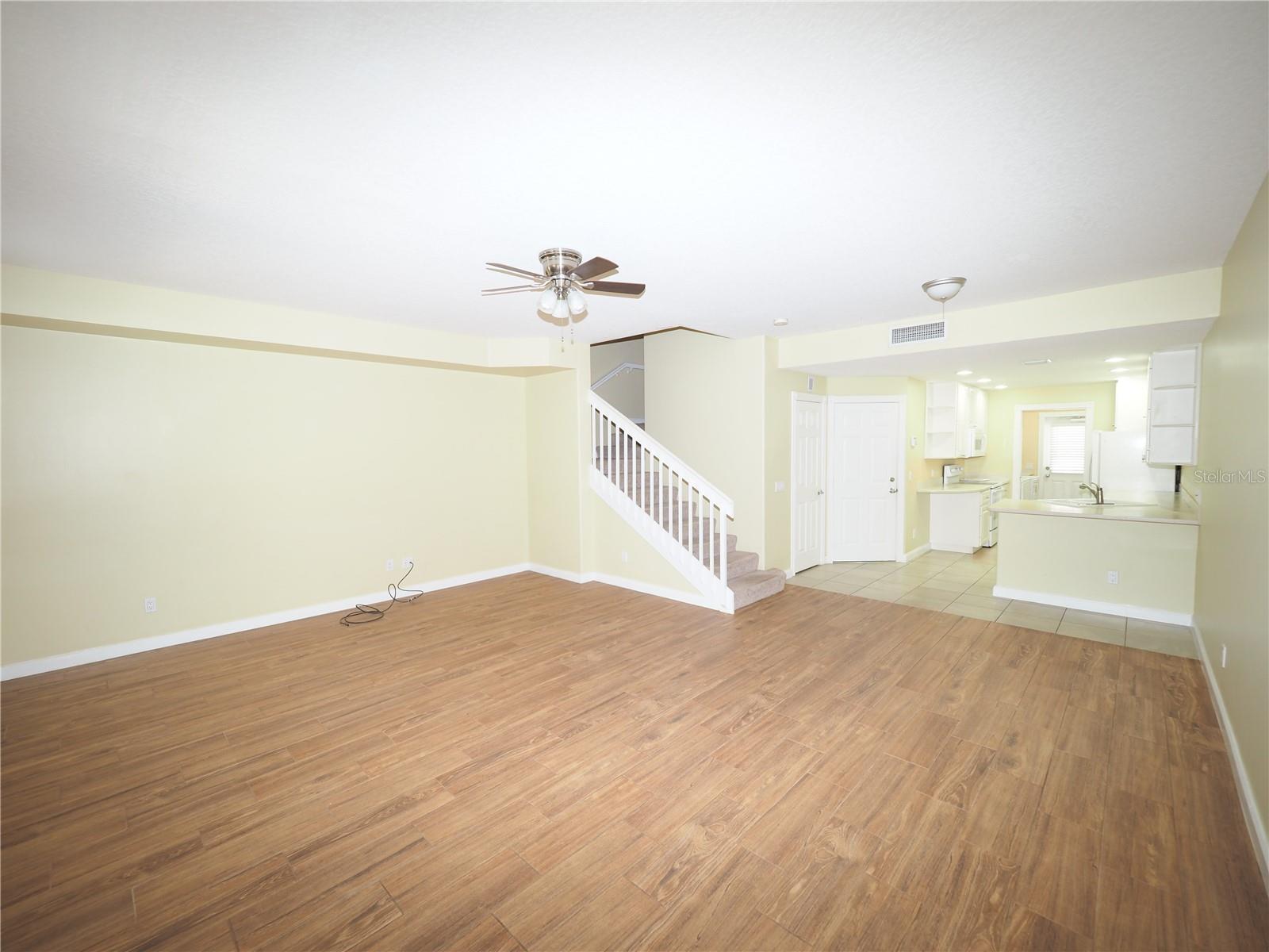 Image 8 of 26 For 1648 Napoli Drive W