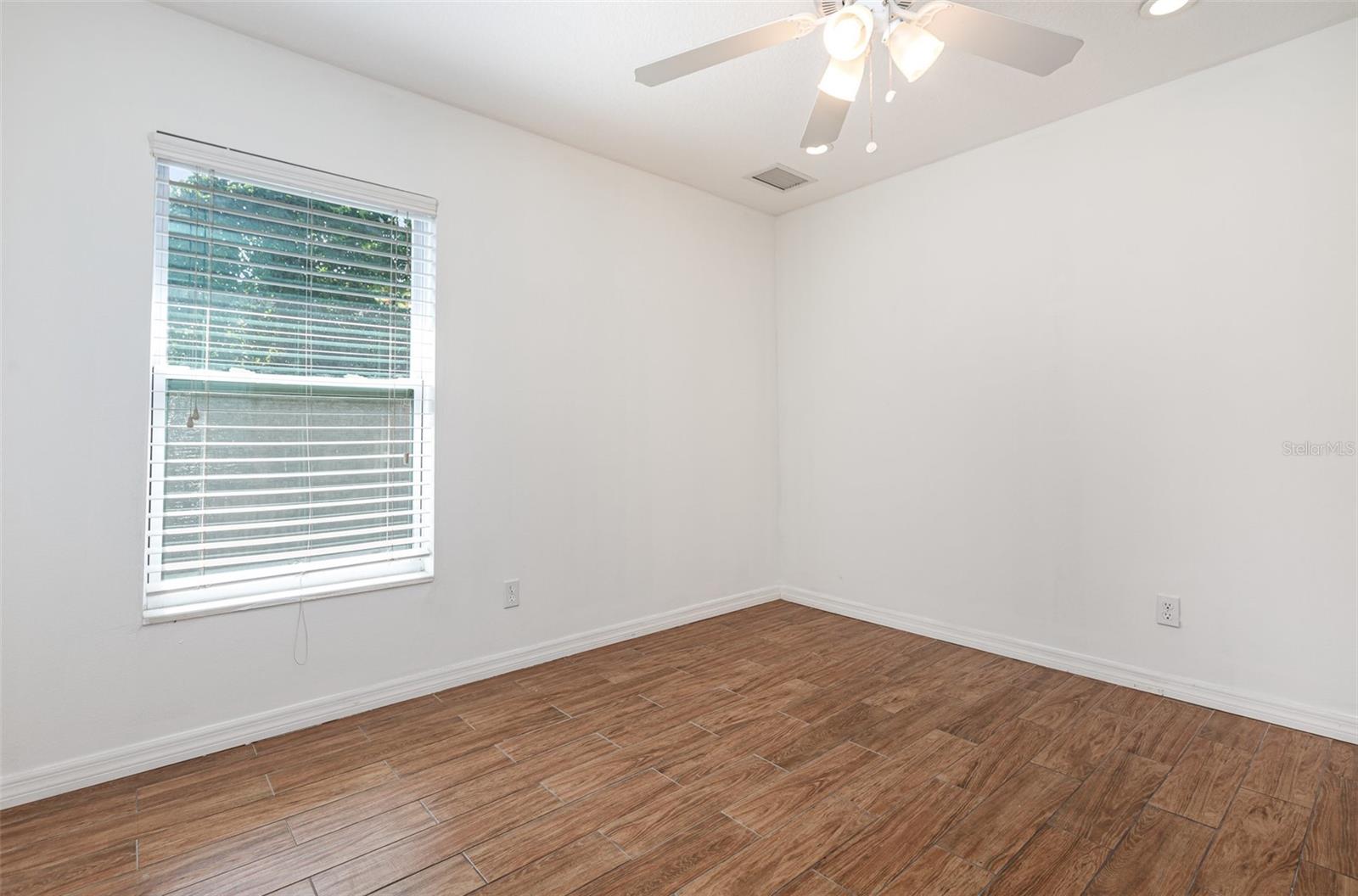 Image 18 of 34 For 1345 24th Street