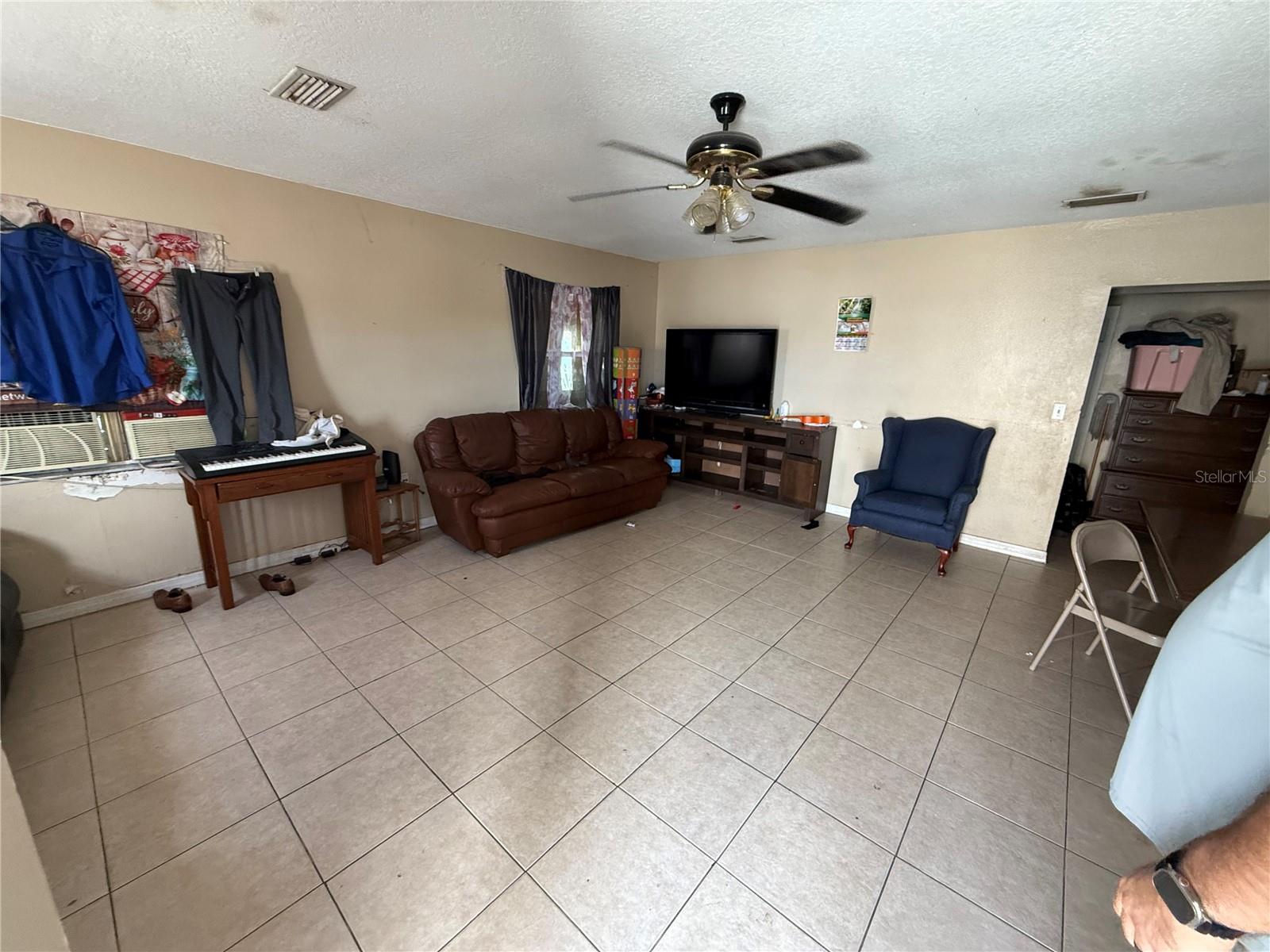 Image 2 of 12 For 815 12th Avenue W