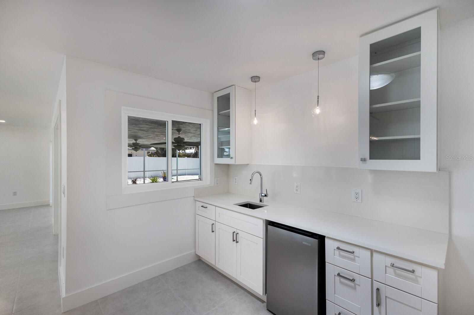 Image 14 of 56 For 620 Venice Lane