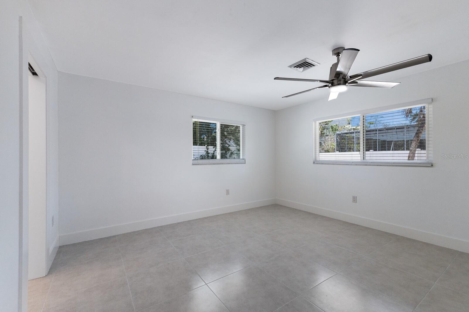 Image 19 of 56 For 620 Venice Lane