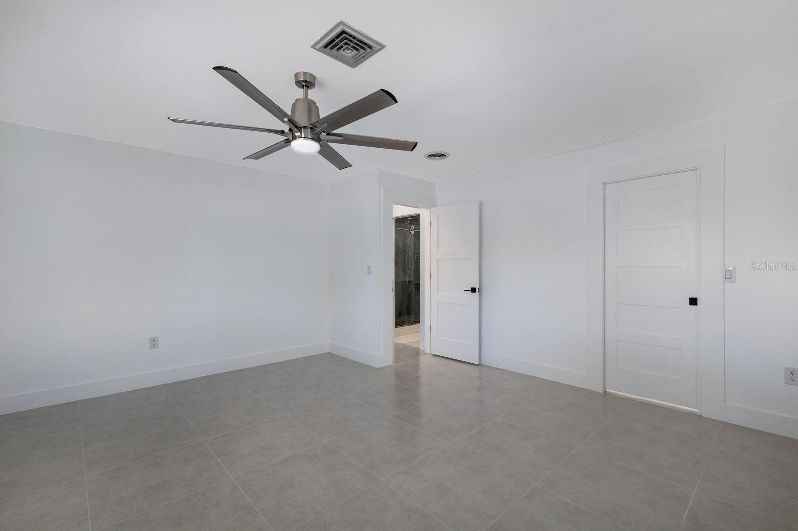 Image 20 of 56 For 620 Venice Lane