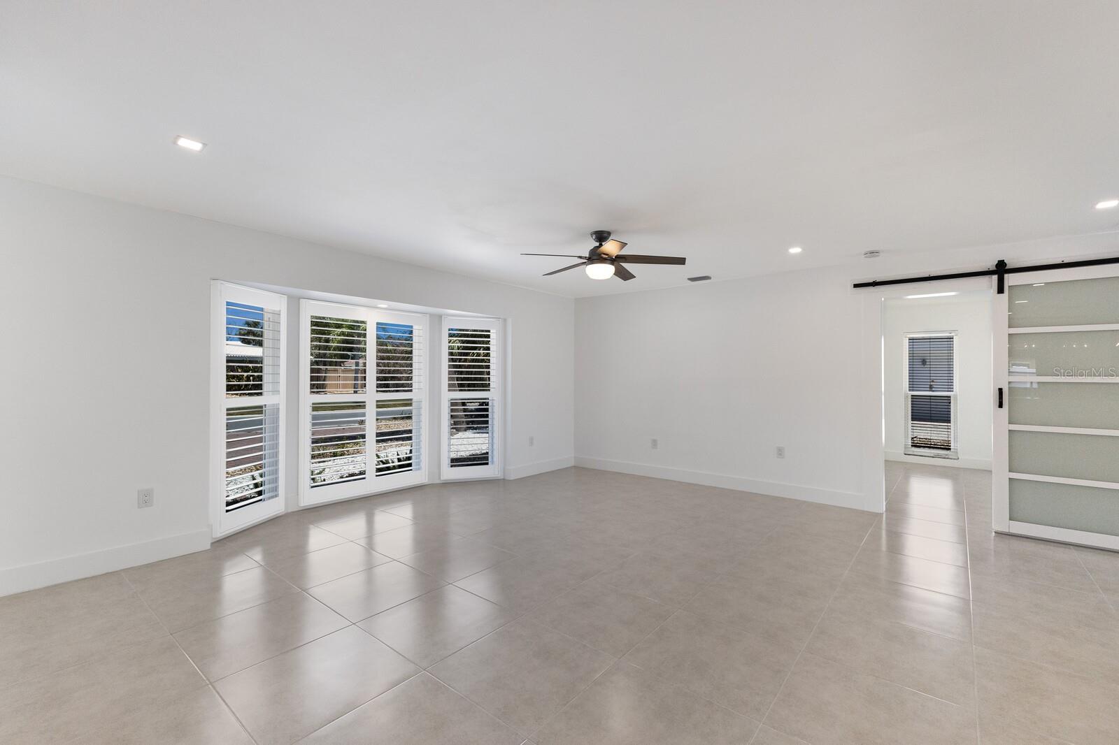 Image 8 of 56 For 620 Venice Lane
