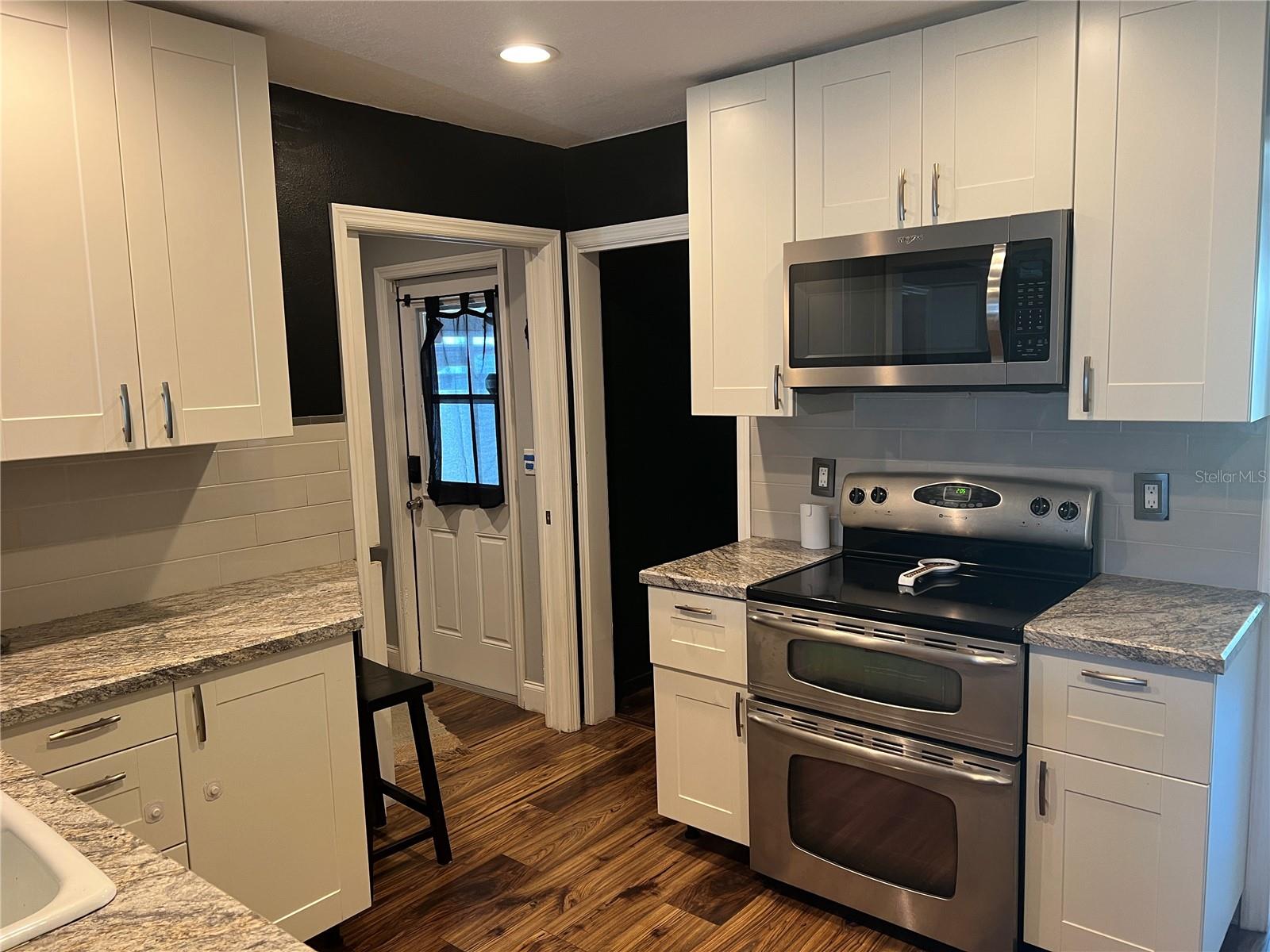Image 4 of 14 For 2722 9th Ave W