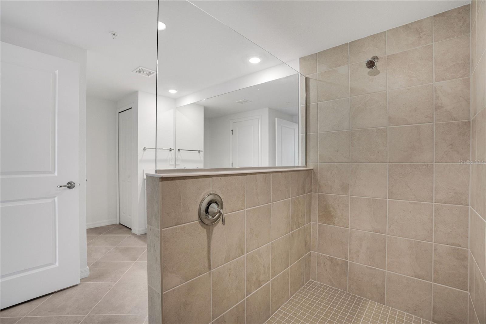 Image 21 of 40 For 12680 Radiance Court 12-101