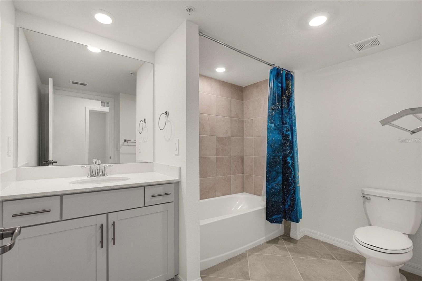 Image 25 of 40 For 12680 Radiance Court 12-101