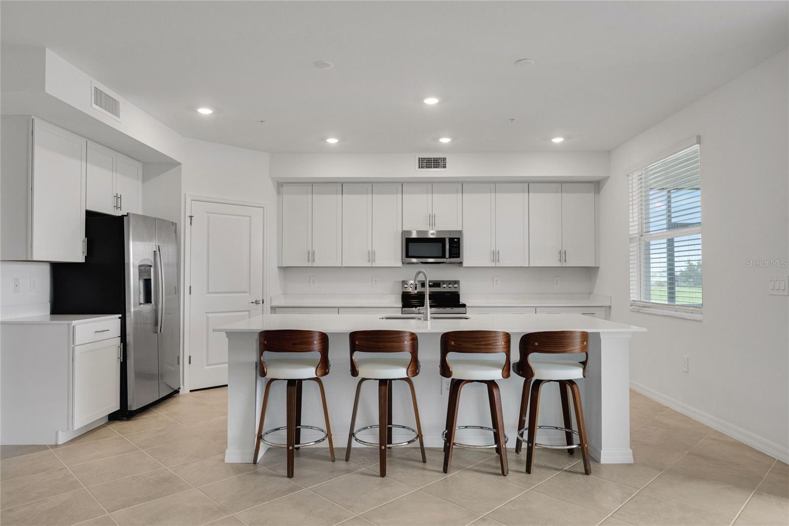 Image 7 of 40 For 12680 Radiance Court 12-101