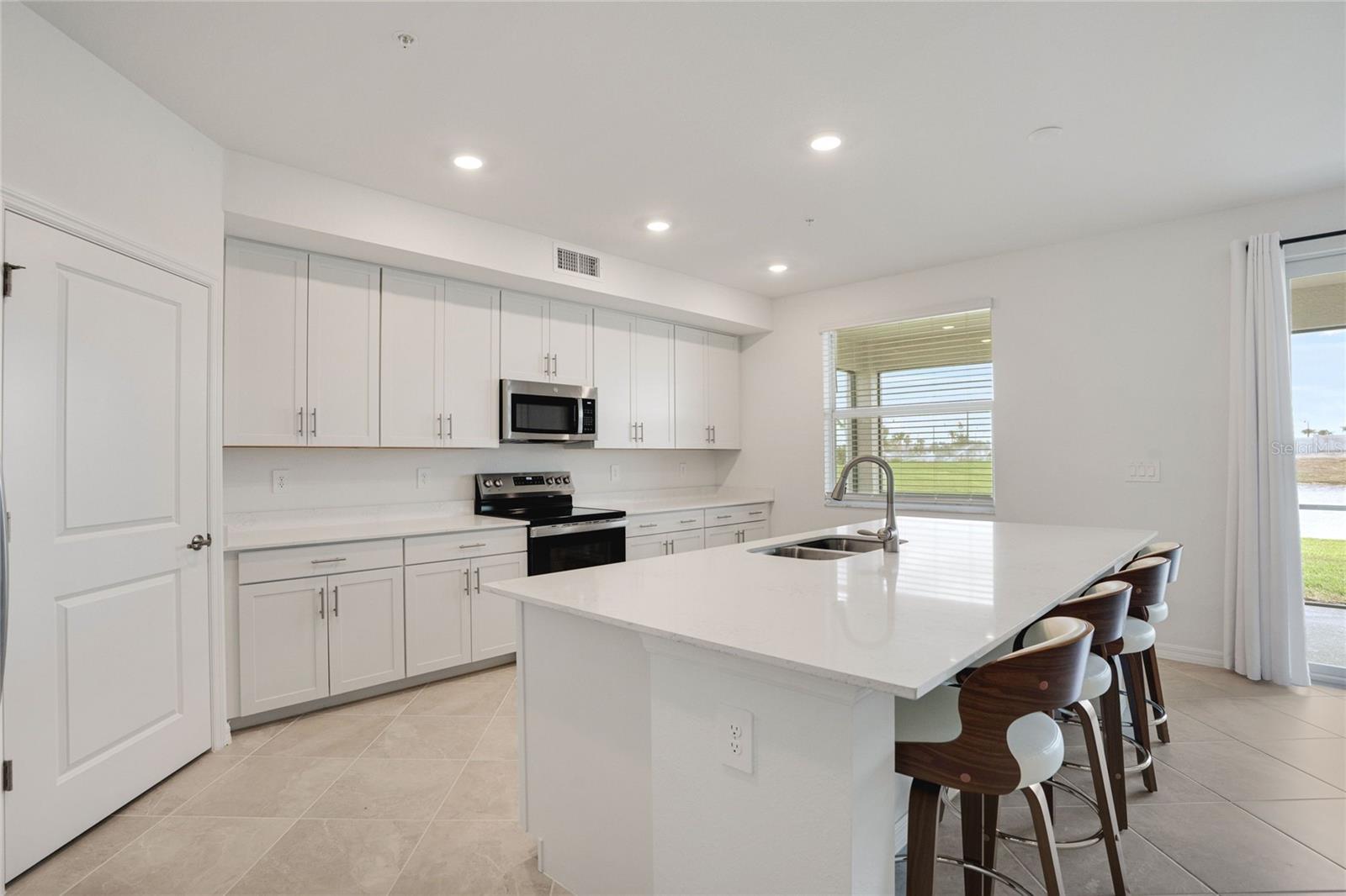 Image 8 of 40 For 12680 Radiance Court 12-101
