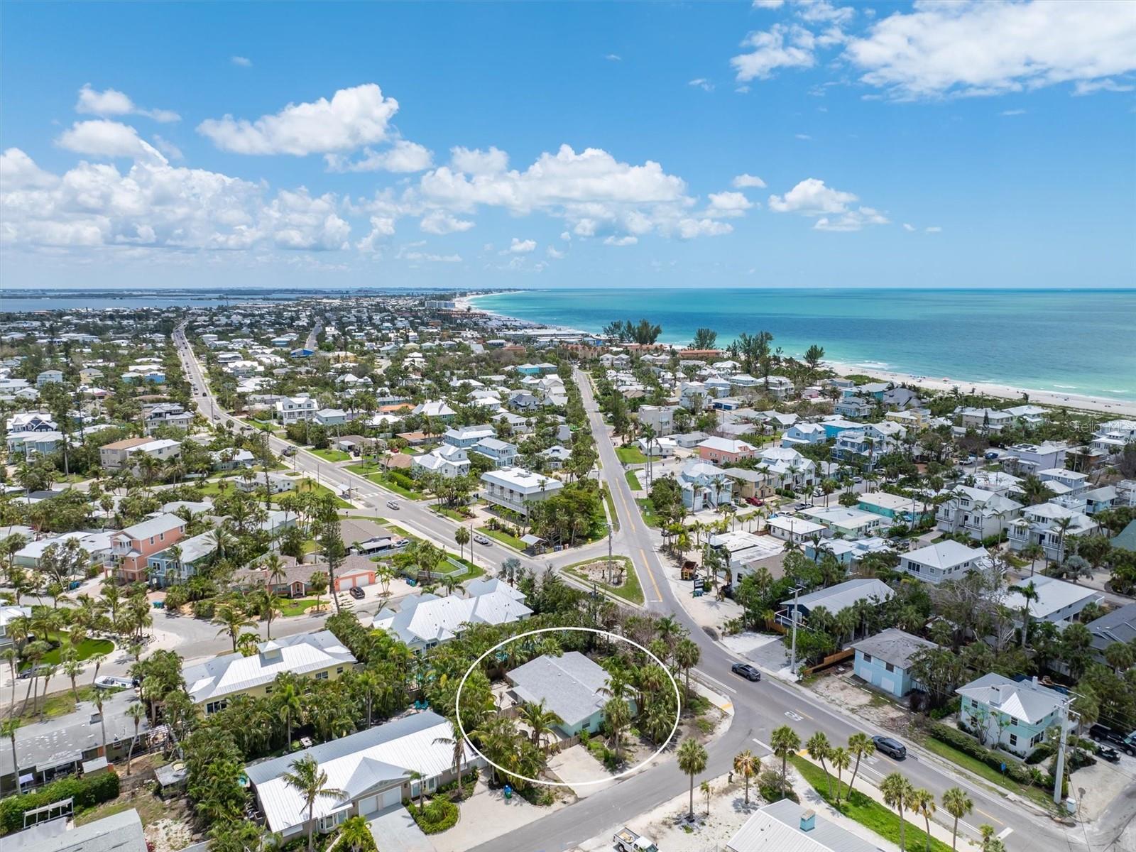 Listing photo id 2 for 8105 Gulf Drive