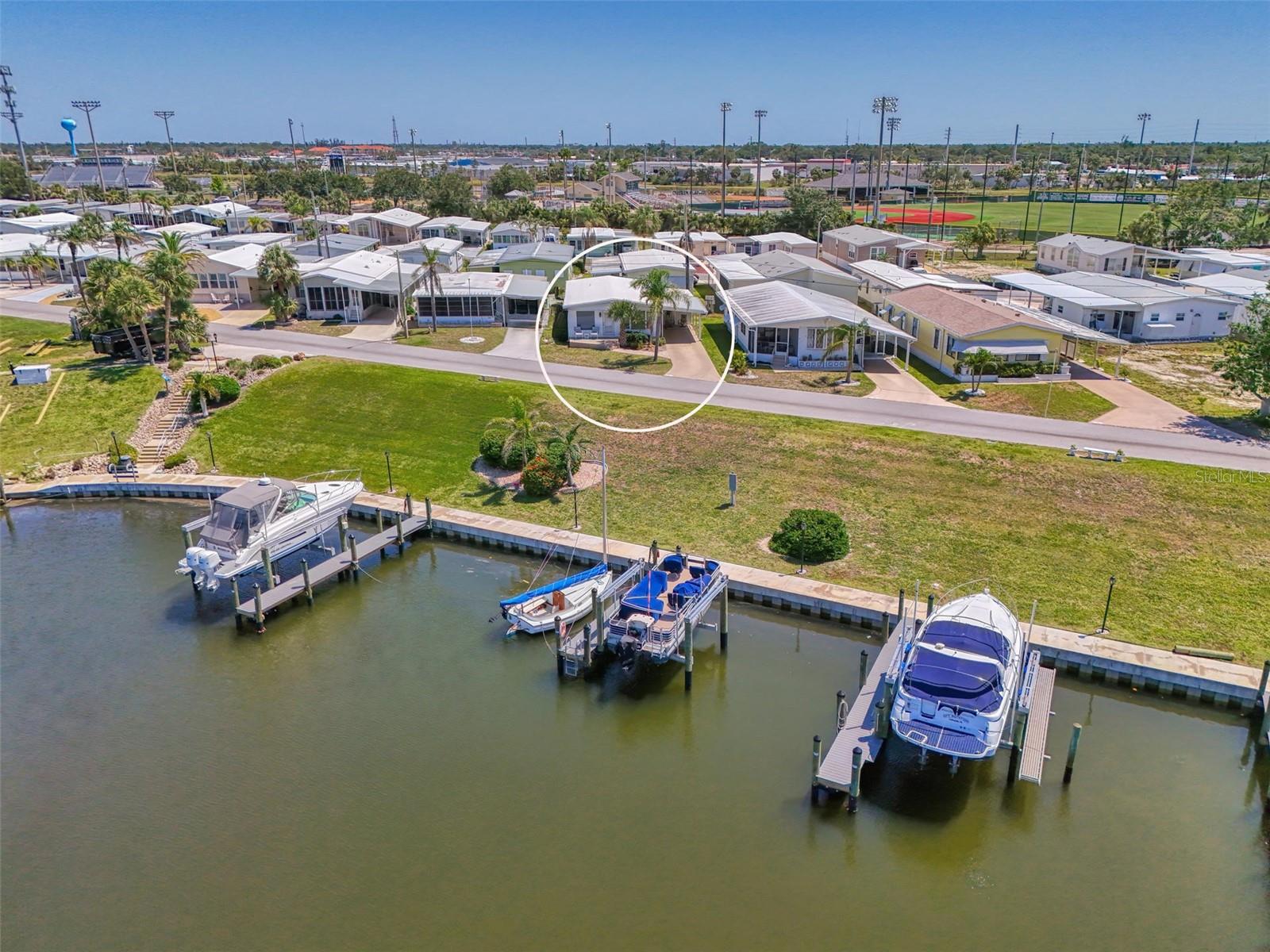 Image 21 of 99 For 714 Waterway Drive