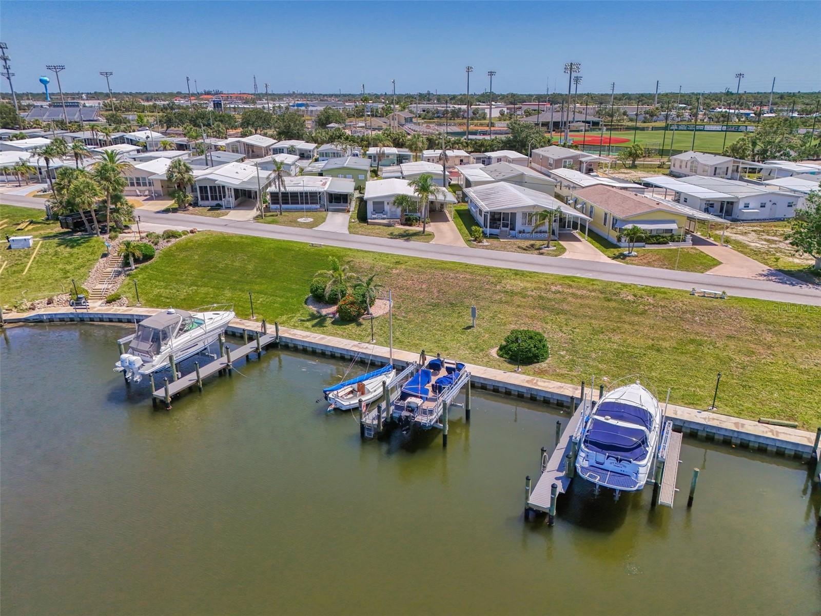 Image 22 of 99 For 714 Waterway Drive