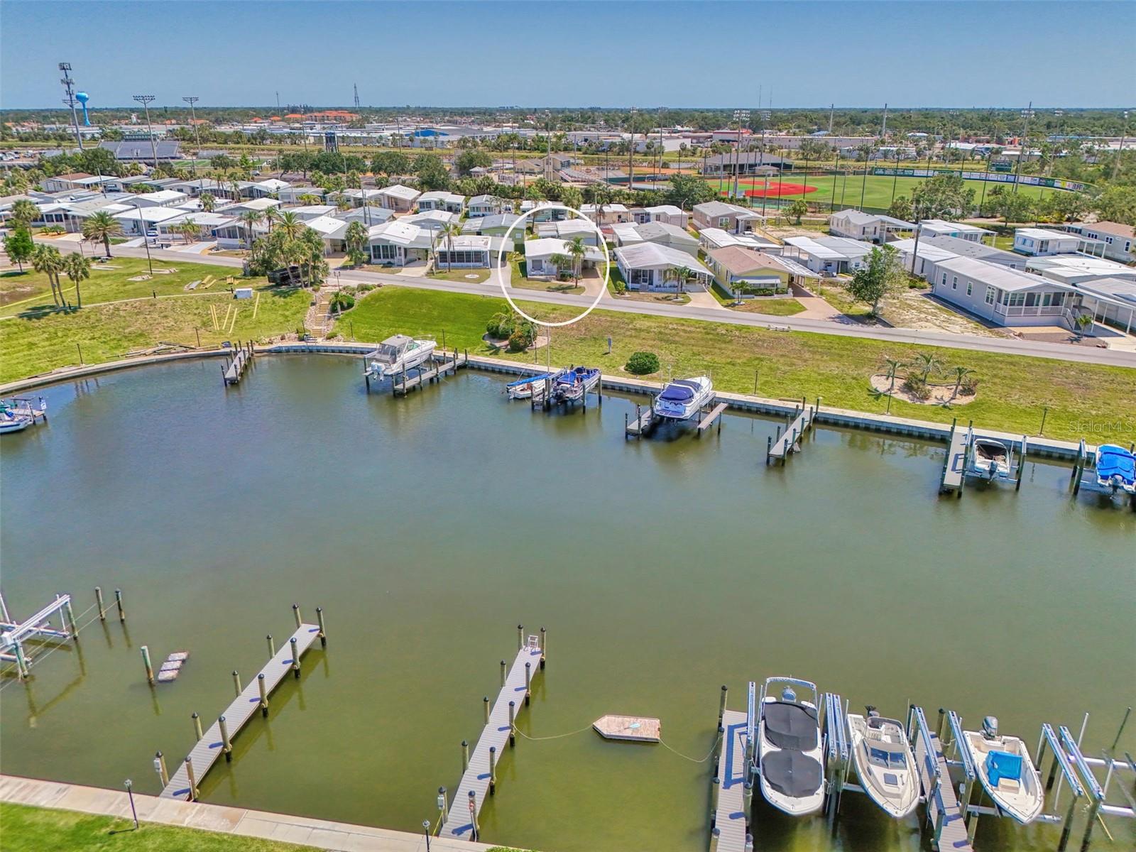 Image 23 of 99 For 714 Waterway Drive