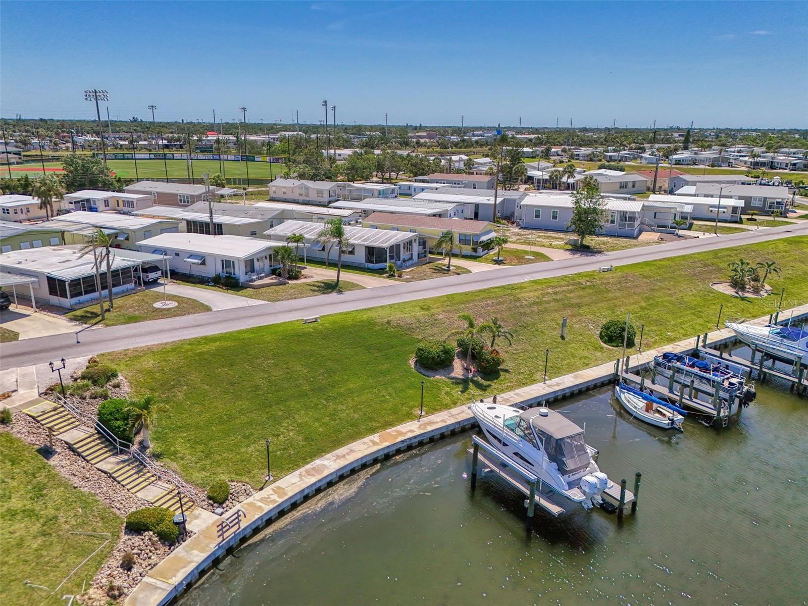Image 26 of 99 For 714 Waterway Drive
