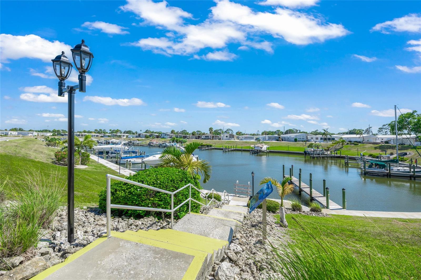 Image 5 of 99 For 714 Waterway Drive