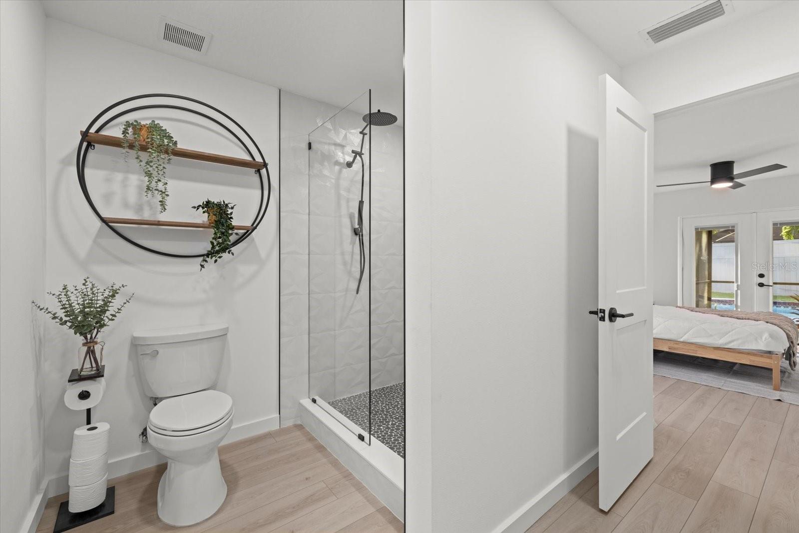 Image 18 of 38 For 2915 Woodpine Circle