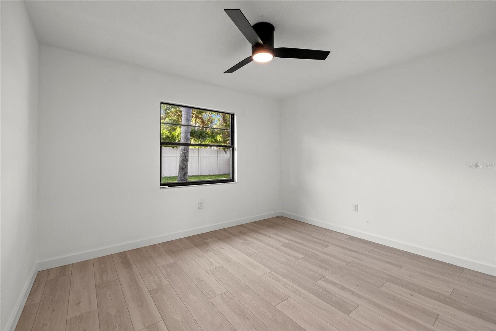 Image 25 of 38 For 2915 Woodpine Circle