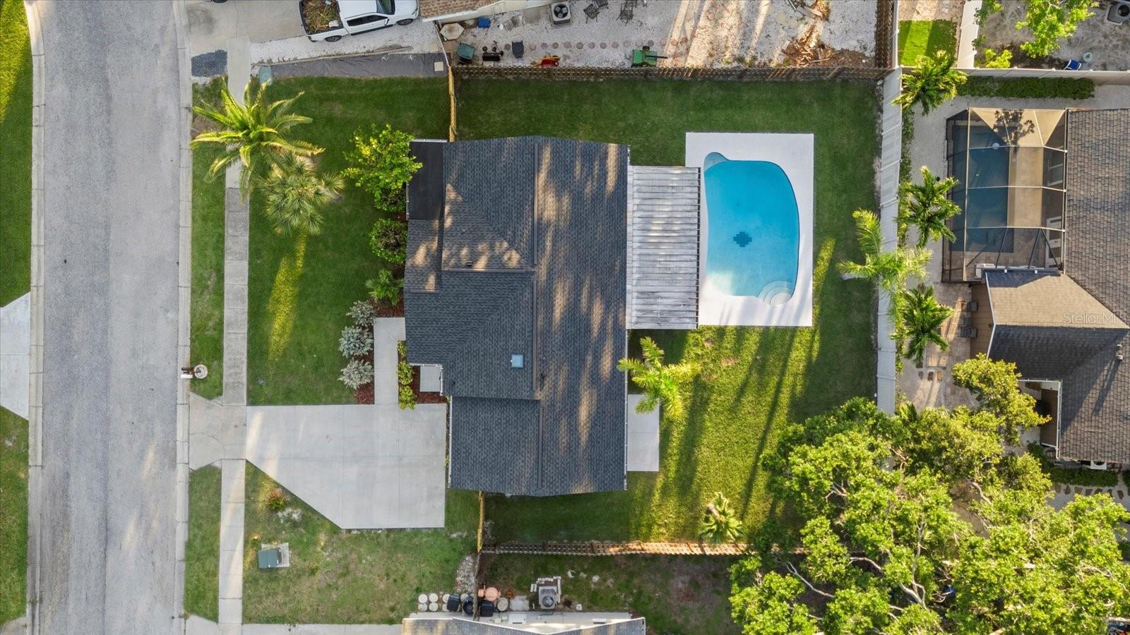 Image 34 of 38 For 2915 Woodpine Circle