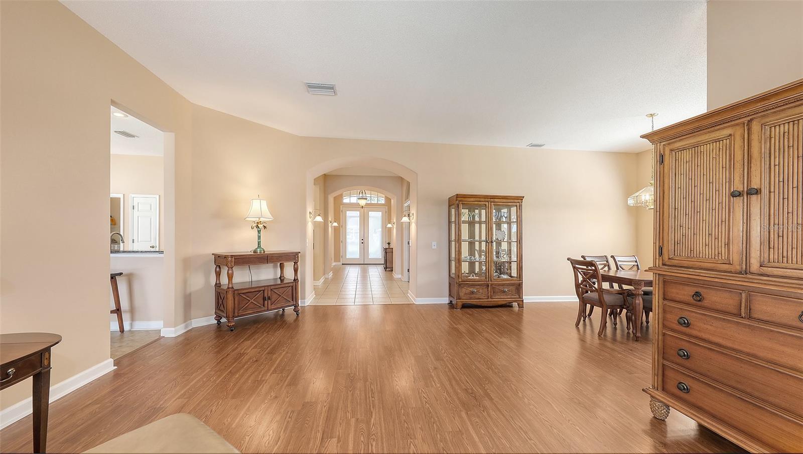 Image 17 of 47 For 4274 Tennyson Way