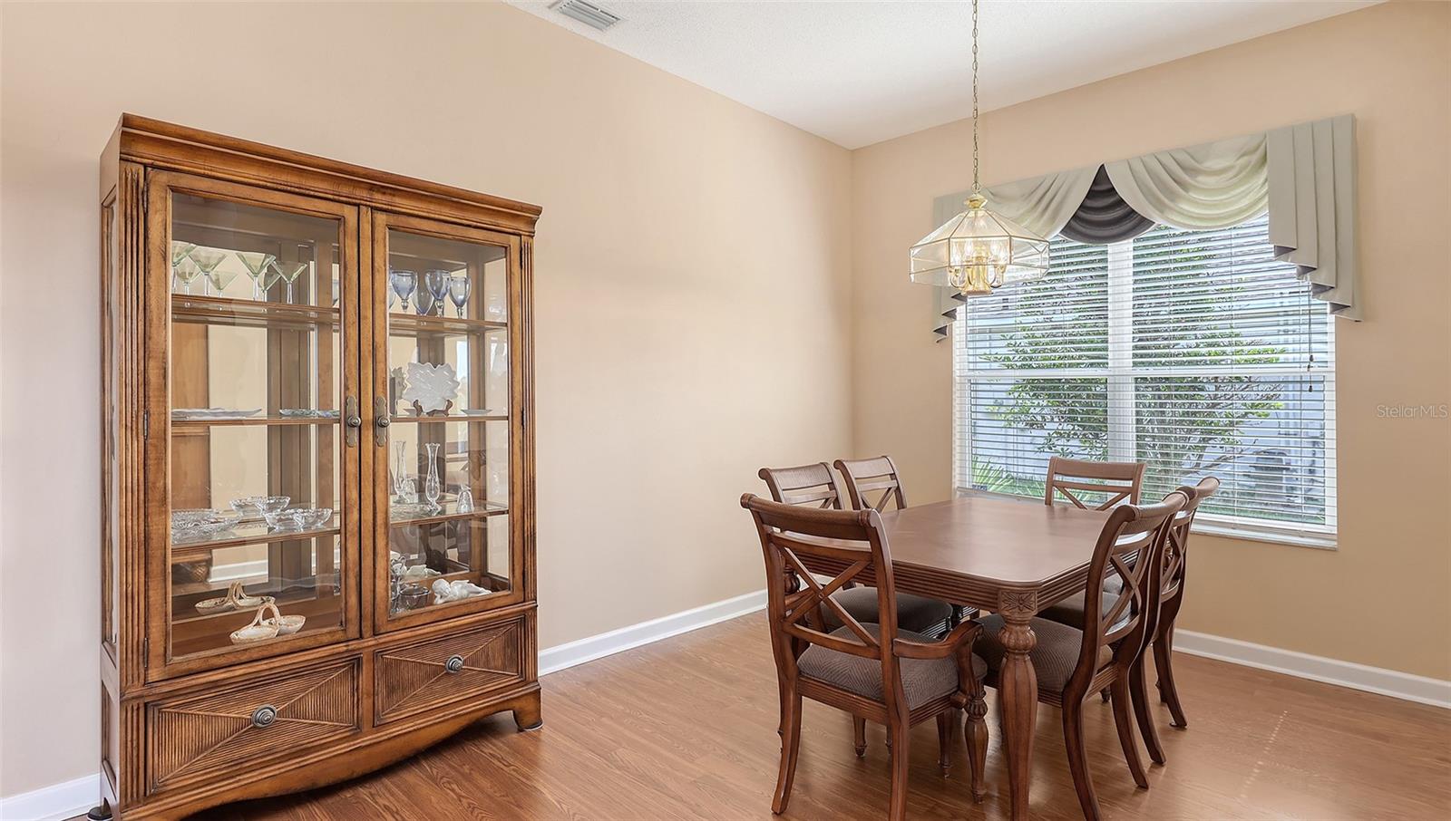 Image 19 of 47 For 4274 Tennyson Way