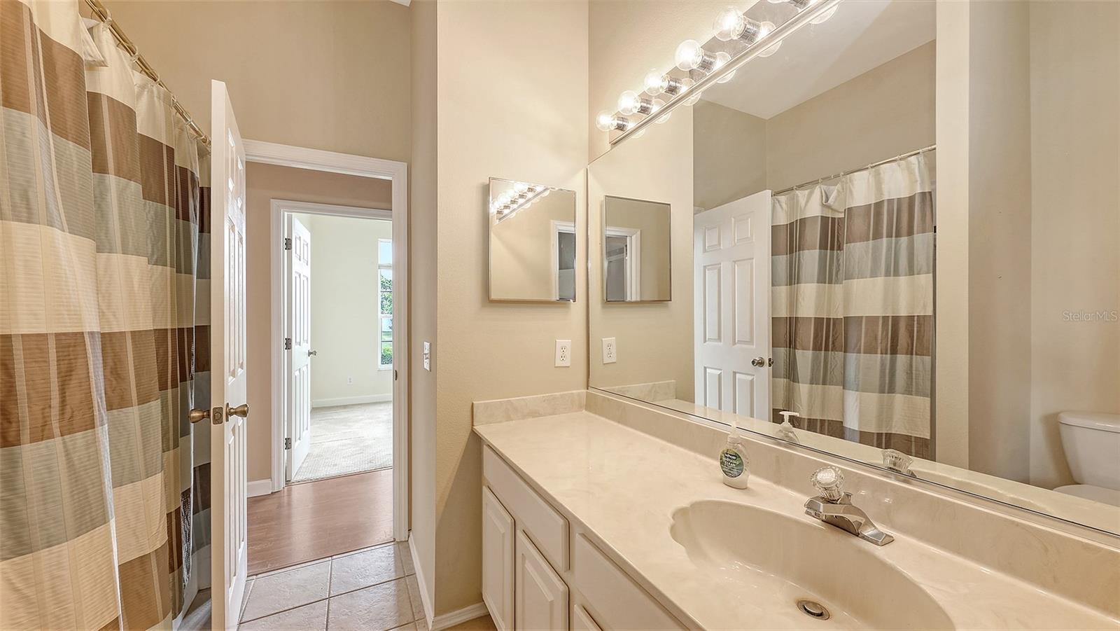 Image 32 of 47 For 4274 Tennyson Way