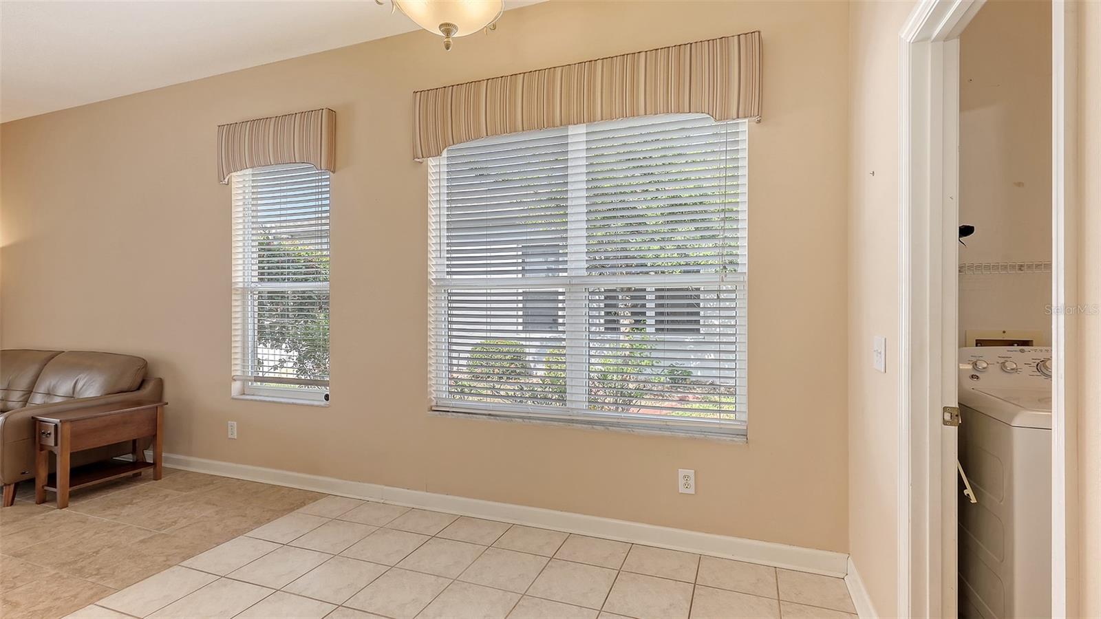 Image 9 of 47 For 4274 Tennyson Way